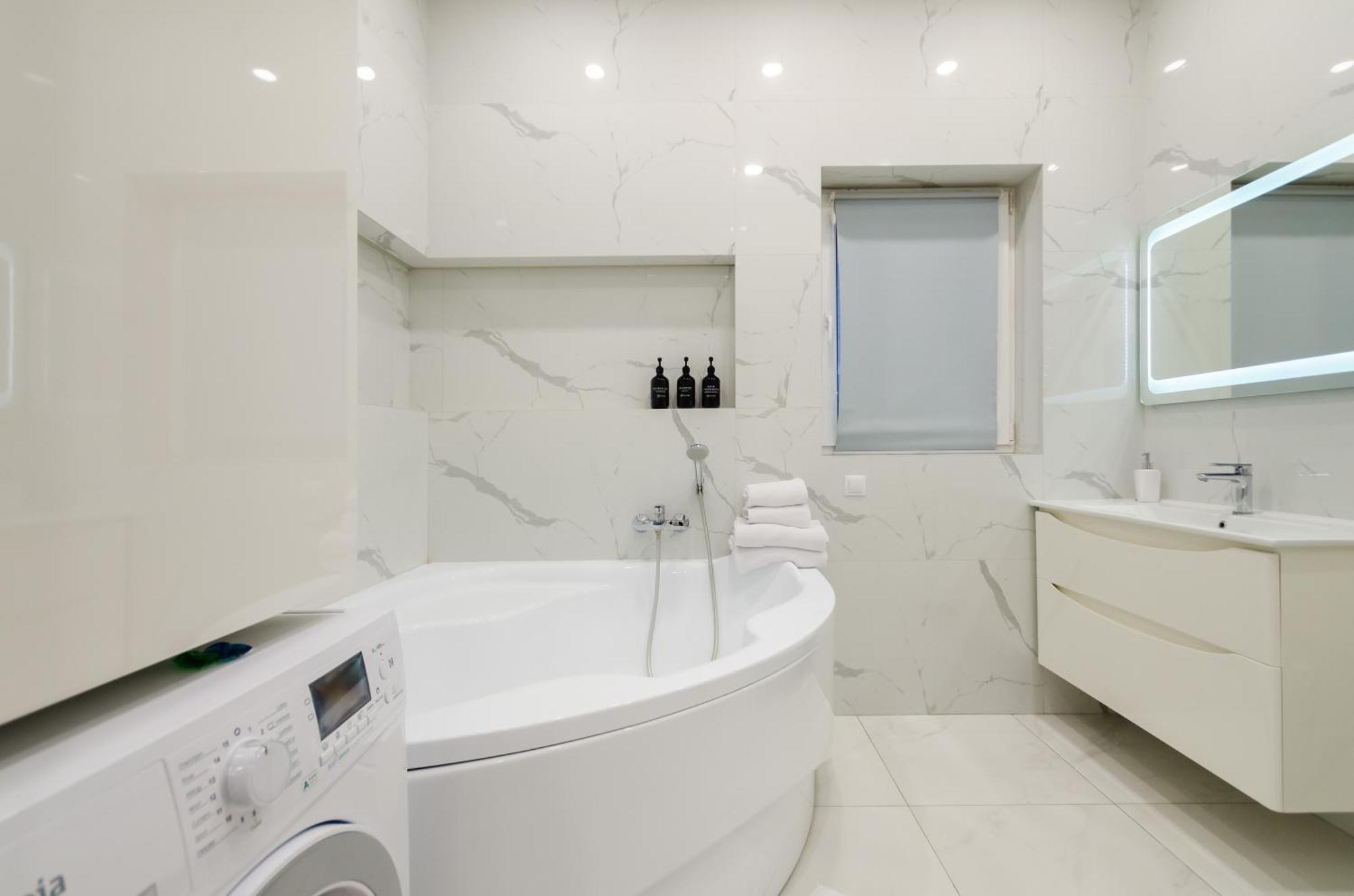 Petrovdom Apartments 267-373 In Rc Central Park, 7 John Mccain Street كييف المظهر الخارجي الصورة